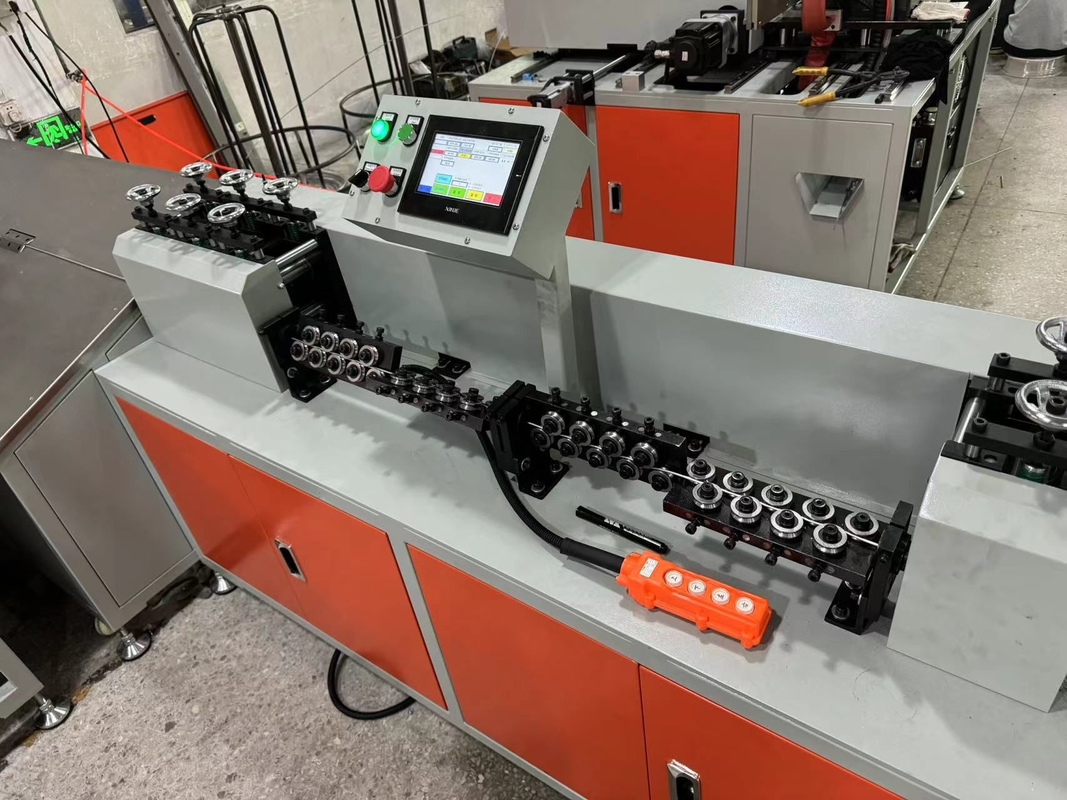 Machine de fabrication de cadre de filtre à air professionnel facile pour un fonctionnement sans tracas