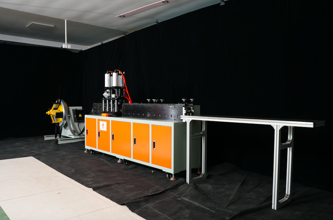 Filtre à haute précision Machine de formage du cadre intérieur Opération automatique Entretien facile