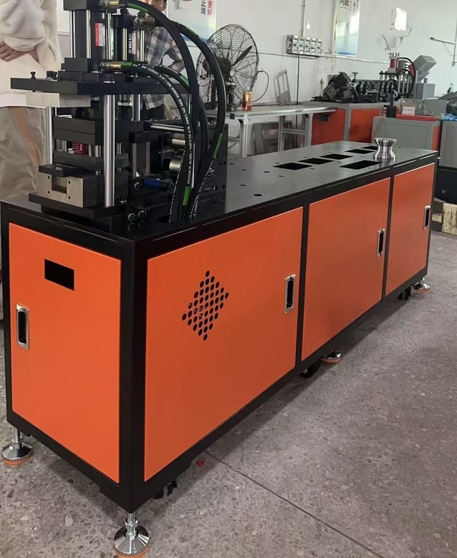 Machine de fabrication de cadre de filtre à air automatique durable avec flexion de coupe