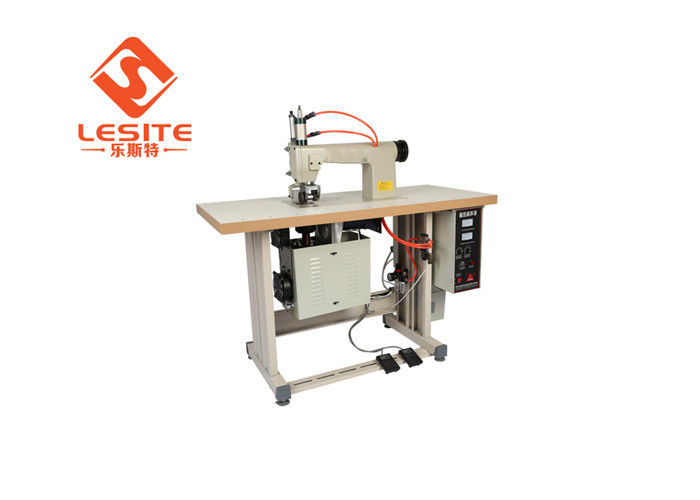 Machine 2.5KW piquante ultrasonique blanche pour les filtres de soudure de poche